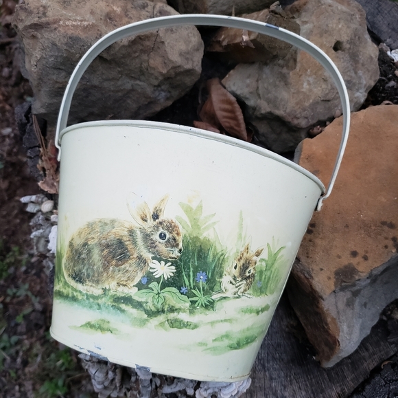 VINTAGE STYLE Painted Rabbit Bucket - Picture 3 of 6